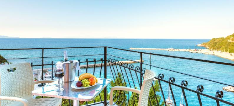 波托灯塔(Faro Del Porto)图片