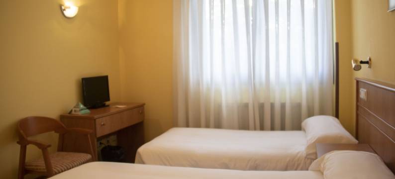 奥维埃多阿达艾斯塔西翁酒店(Hotel Alda Estación Oviedo)图片