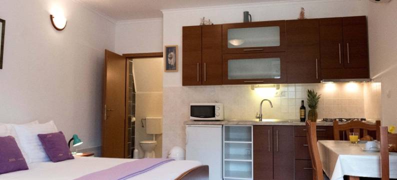 靠近湖泊的Peracko Blato度假屋(Villa with with 5 Apartments in Peracko Blato)图片