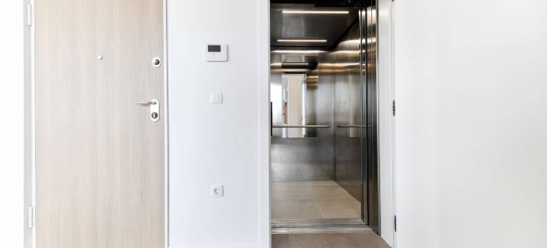 班林豪华顶层公寓带按摩浴缸(Luxury Penthouse Berin with Rooftop Terrace and Jacuzzi)图片