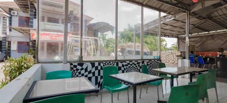红多兹酒店-近佩玛唐西安塔希望医院(RedDoorz Near RS Harapan Pematang Siantar)图片