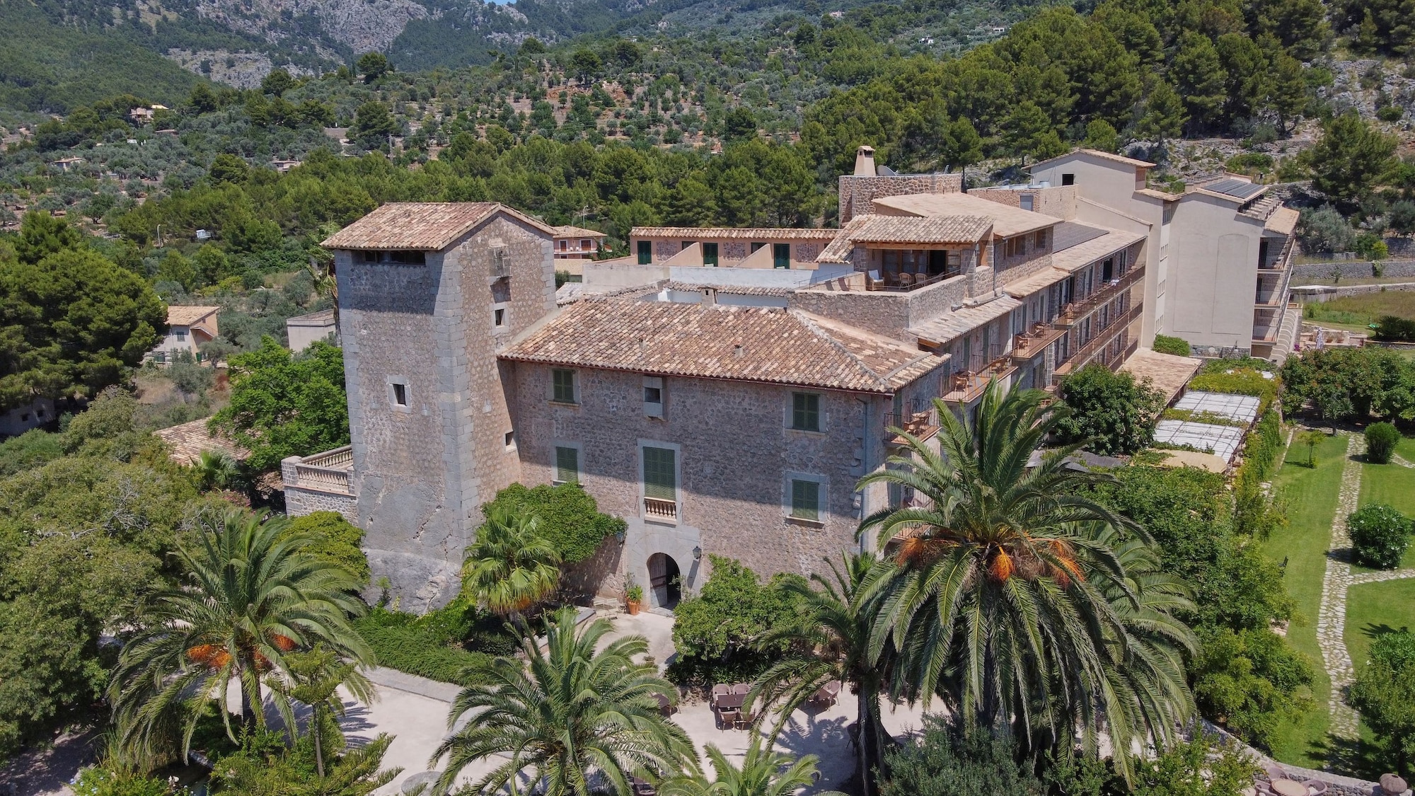 Hotel Es Port Over view