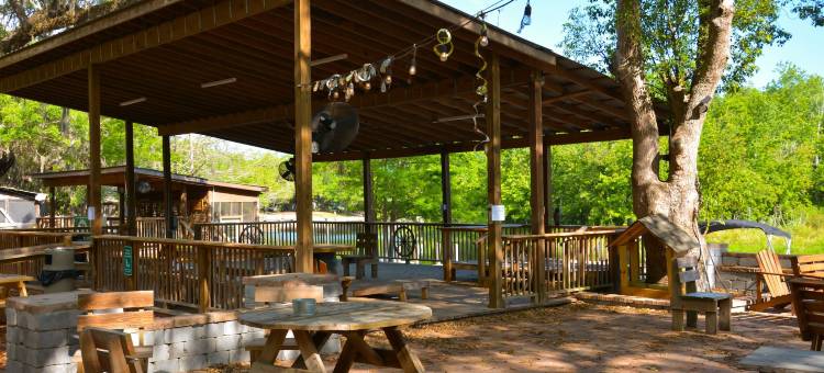 坎普麦克小屋，码头及房车度假村(Camp Mack Lodge, Marina & RV Resort)图片