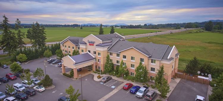 万枫旅馆及套房伯灵顿酒店(Fairfield Inn & Suites Burlington)图片