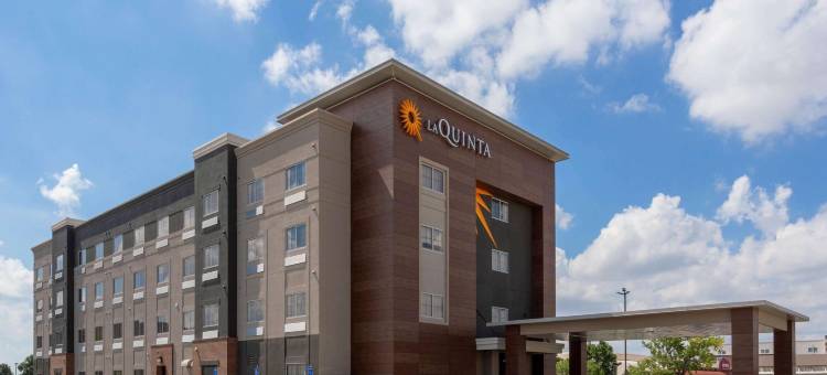 威奇托机场拉昆塔温德姆套房酒店(La Quinta Inn & Suites by Wyndham Wichita Airport)图片