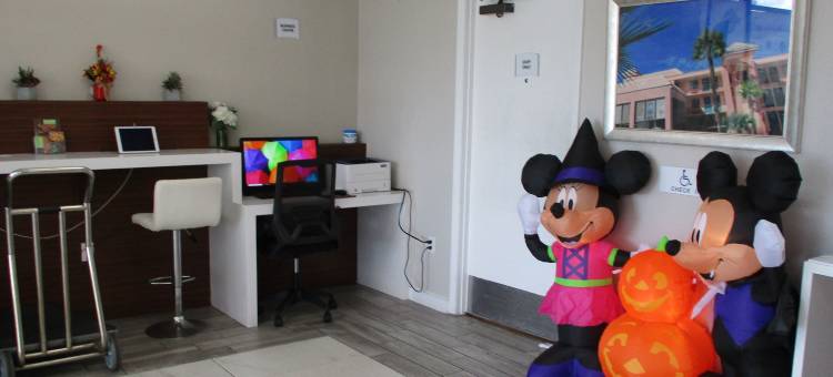 基西米湖畔凯艺套房酒店(Quality Inn & Suites Kissimmee by the Lake)图片