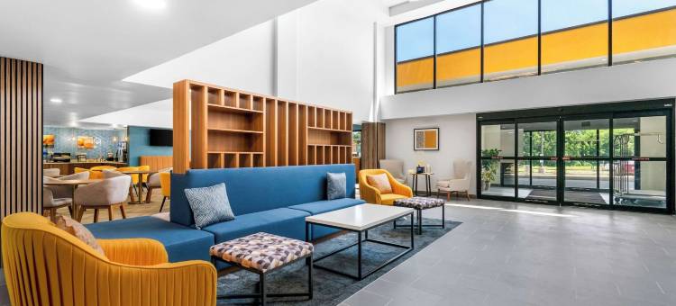 约克舒适酒店套房(Comfort Inn & Suites)图片