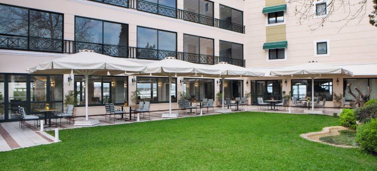 阁楼河滨雅典俱乐部温德姆华美达酒店(Ramada by Wyndham, Athens Club Attica Riviera)图片