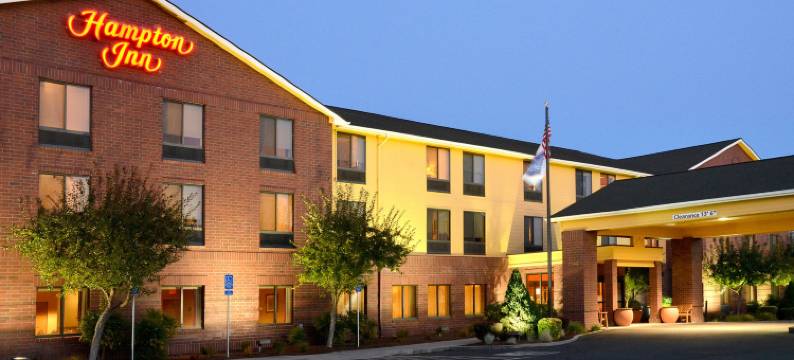 梅德福欢朋酒店(Hampton Inn Medford)图片
