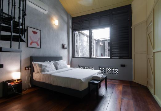 Aayu Stewart Hotel Overview