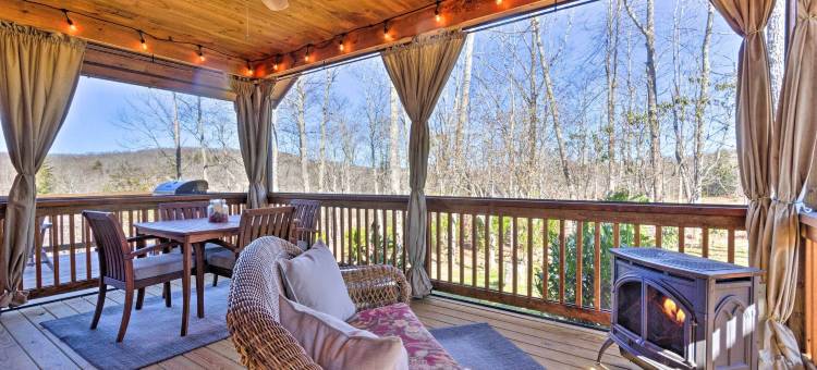 允许宠物入住的小木屋，带有奇努奎平的山景！(Pet-Friendly Cabin w/ Mtn Views in Chinquapin!)图片