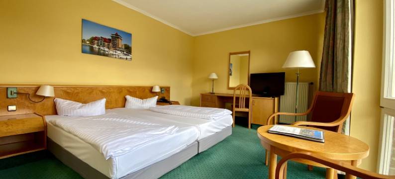 诺伊斯特雷利茨法萨奈瑞公园酒店(Park Hotel Fasanerie Neustrelitz)图片