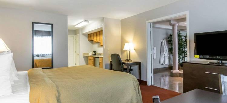 大学机场凯艺套房酒店(Quality Inn & Suites University-Airport)图片