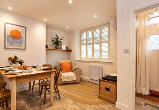 Courtyard Cottage Hotel Overview