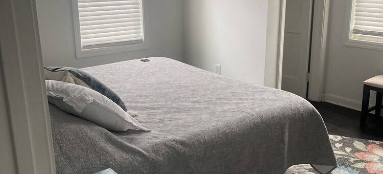 3-bedroom 3 bathroom house with full kitchen in charming Pembroke with AC, WiFi.图片