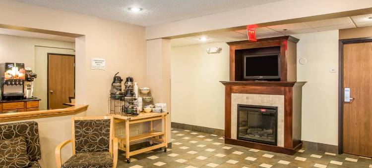 马里内特品质套房酒店(Quality Inn & Suites Marinette)图片