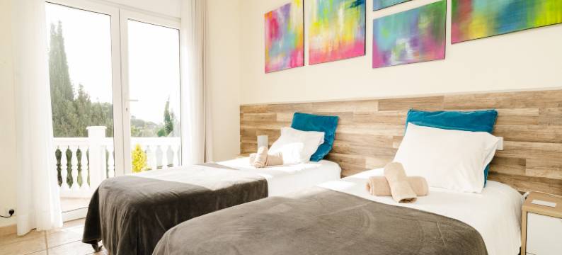 Villa in Marbella with Private Pool and Beach图片