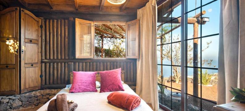 Holiday Home in Tenerife with Private Garden图片