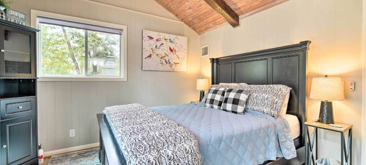 Cape Royale小屋，带火坑和水景(Cape Royale Cottage w/ Fire Pit & Water Views)图片