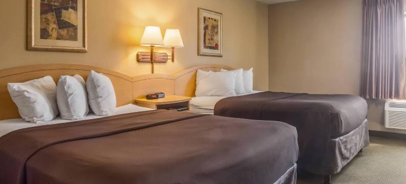 郊区开间特里亚德尔菲亚 - 惠灵在高地(Suburban Studios Triadelphia - Wheeling at the Highlands)图片