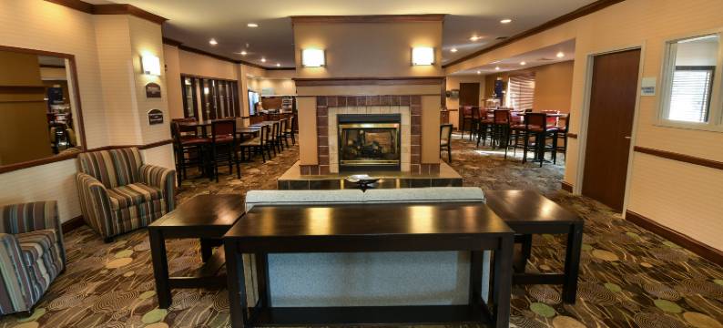 智选假日套房酒店大福克斯(Holiday Inn Express & Suites GRAND FORKS by IHG)图片