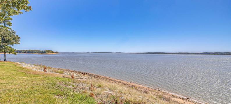 距离伊尼德湖1英里：宁静的波普度假屋(Smart TV and Spacious Yard Peaceful Pope Retreat)图片