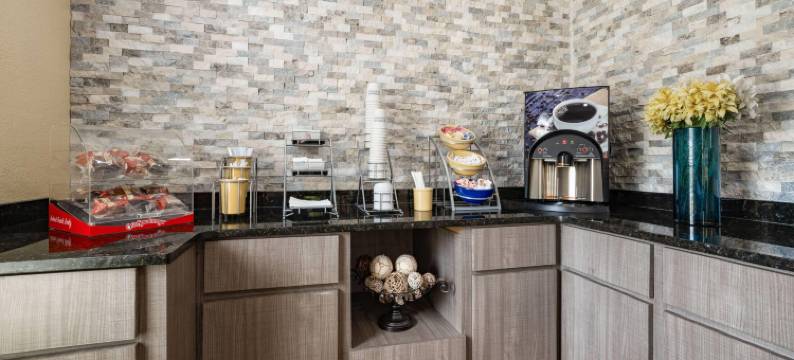 坎顿戴斯酒店(Days Inn by Wyndham Canton)图片