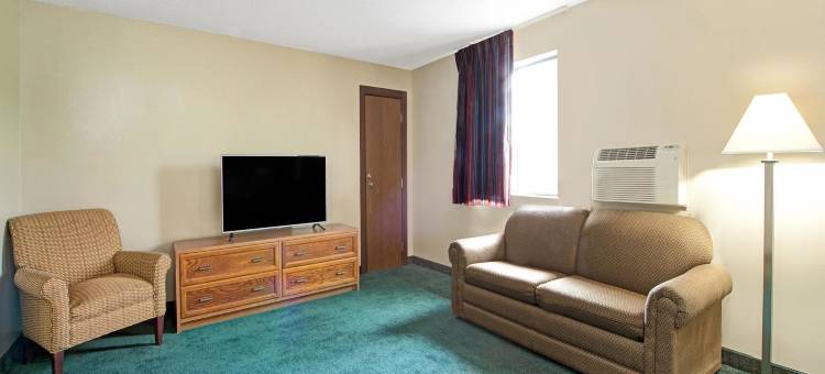 尤里卡-六旗温德姆速8酒店(Super 8 by Wyndham Eureka/Six Flags Nearby)图片