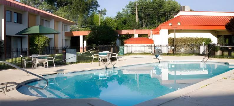 堪萨斯城I-435北凯艺套房酒店-近体育场(Quality Inn & Suites Kansas City I-435N Near Sports Complex)图片