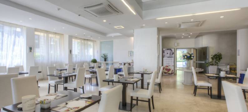 里米尼郎格梅尔美居酒店(Mercure Rimini Lungomare)图片