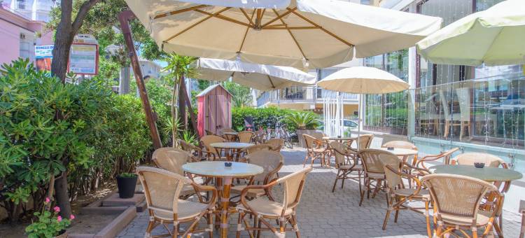 里米尼新美杜莎酒店(Hotel Nuova Medusa Rimini)图片