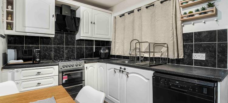 Cozy 3-Bedroom Home in Droylsden图片