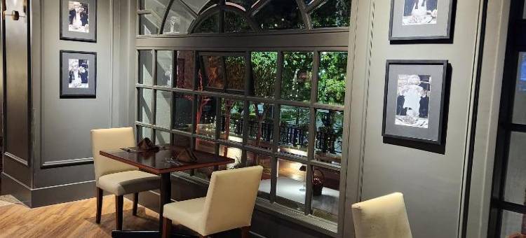 雷纳伊莎贝尔酒店(Hotel Reina Isabel)图片