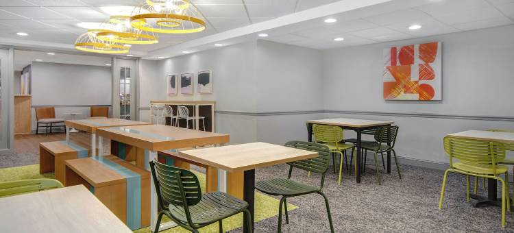 沃特敦德拉姆堡贝斯特韦斯特酒店(Best Western Watertown Fort Drum)图片