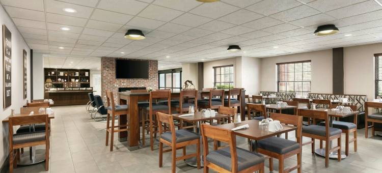 罗利竞技场福朋喜来登酒店(Four Points by Sheraton Raleigh Arena)图片