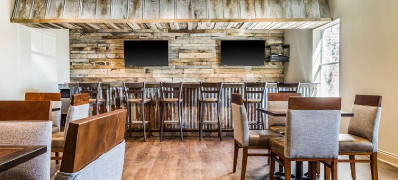 美茵斯坦套房酒店哈克伯里运动员小屋(MainStay Suites Hackberry Sportsman's Lodge)图片