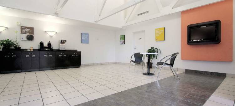 皮斯卡塔韦6号汽车旅馆(Motel 6 Piscataway, NJ)图片