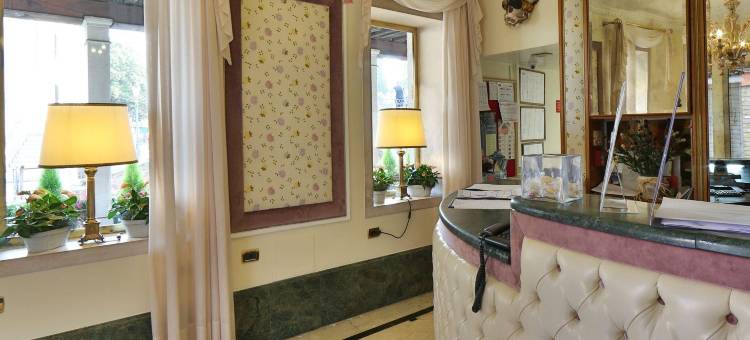 阿莱基诺酒店(Hotel Arlecchino)图片