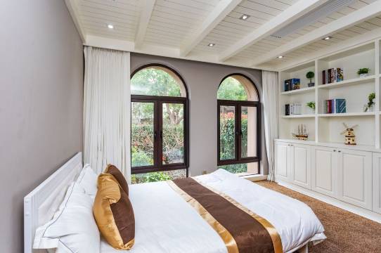 情缘别墅轰趴馆(人民塘路分店)