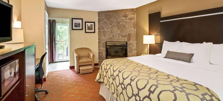 加特林堡河边呗盟套房酒店(Baymont by Wyndham Gatlinburg on the River)图片