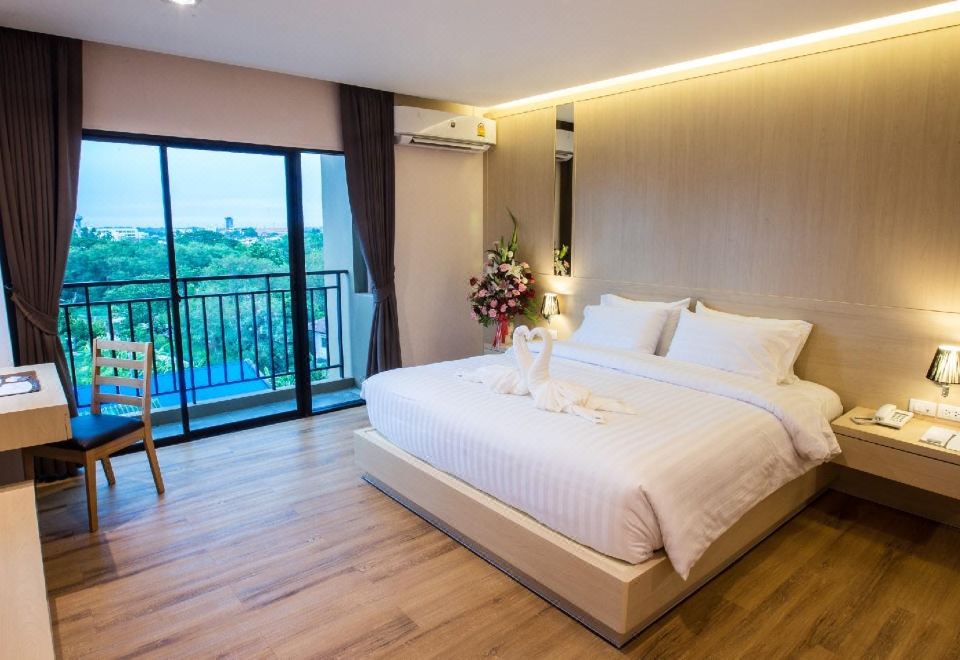 L Hotel