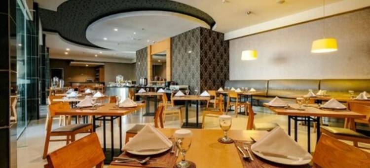 近龙目岛库塔海滩瑞德多兹普拉斯酒店(RedDoorz Plus Near Kuta Beach Lombok)图片
