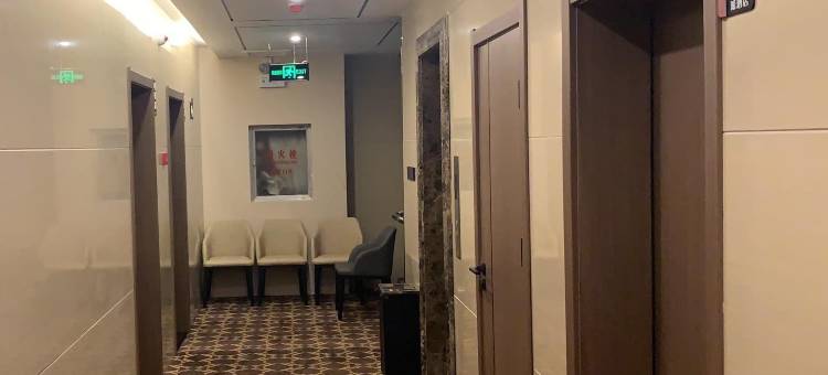 派酒店(平顶山鲁山火车站店)图片