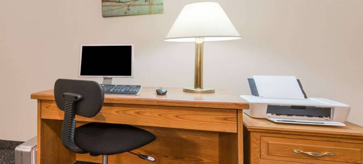 鲍灵格林温德姆速8酒店(Super 8 by Wyndham Bowling Green)图片