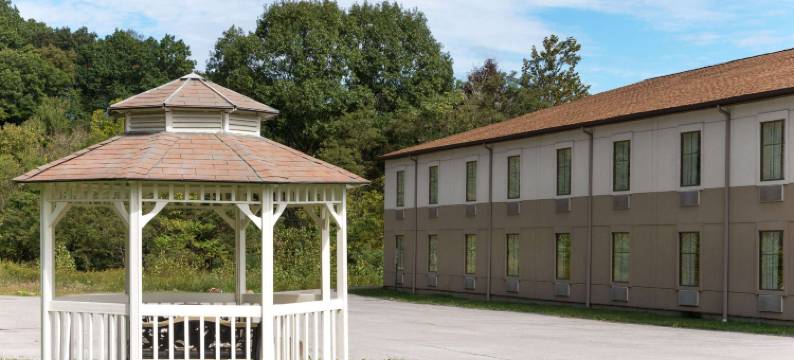 海狸瀑布速8酒店(Super 8 by Wyndham Beaver Falls)图片