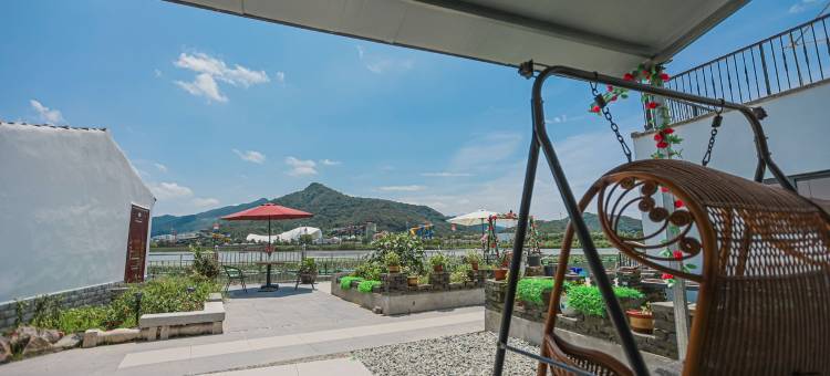 恋家东钱湖店公寓(郭陶段分店)图片