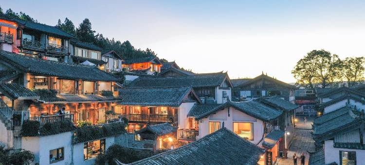 丽江古城·半山漫庭·日照金山雪山胜景观景度假民宿(四方街店)图片