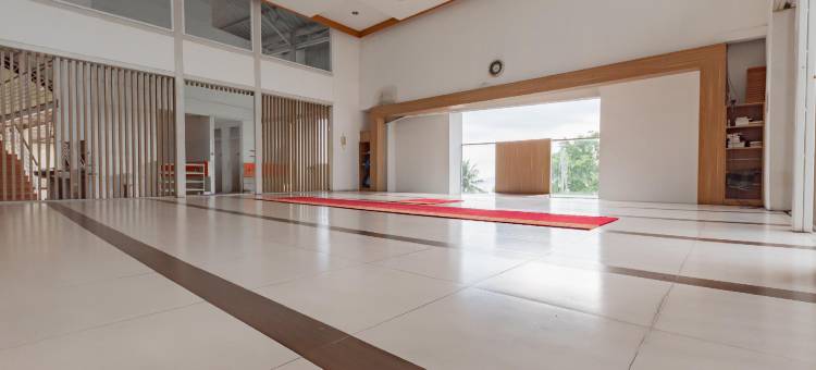 红门伊斯兰教酒店 靠近佩拉布汉鲁图广场(RedDoorz Syariah Near Alun-Alun Pelabuhan Ratu)图片