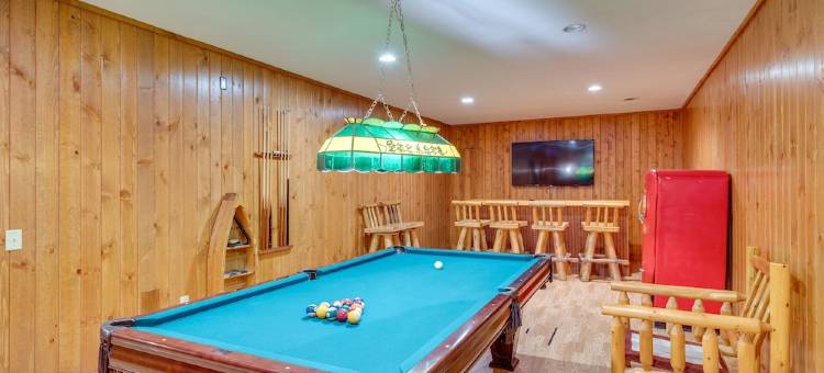 带码头和游戏房的Sugar River水边小屋!(Waterfront Sugar River Cabin w/ Dock & Game Room!)图片