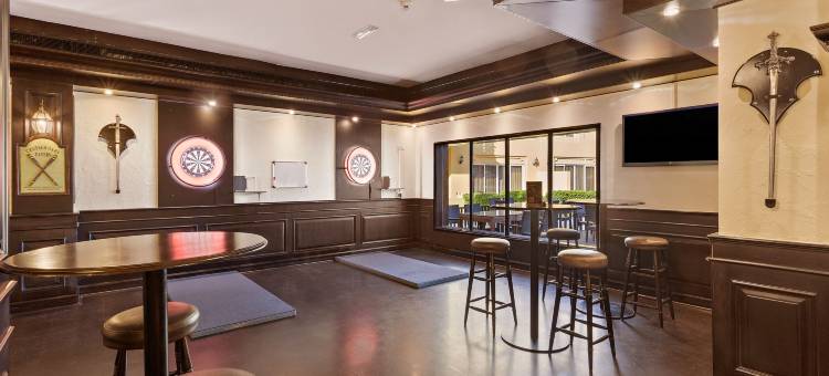 哈姆拉村酒店(Al Hamra Village Hotel)图片